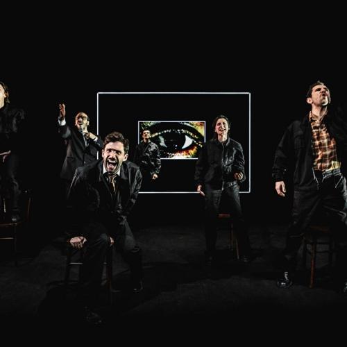 L’incubo del potere occulto dei media profetizzato dal celebre romanzo 1984 di George Orwell rivive ora nel nuovo spettacolo teatrale diretto dal pluripremiato regista scozzese Matthew Lenton